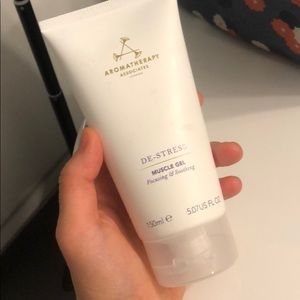 Aromatherapy associates de-stress muscle gel